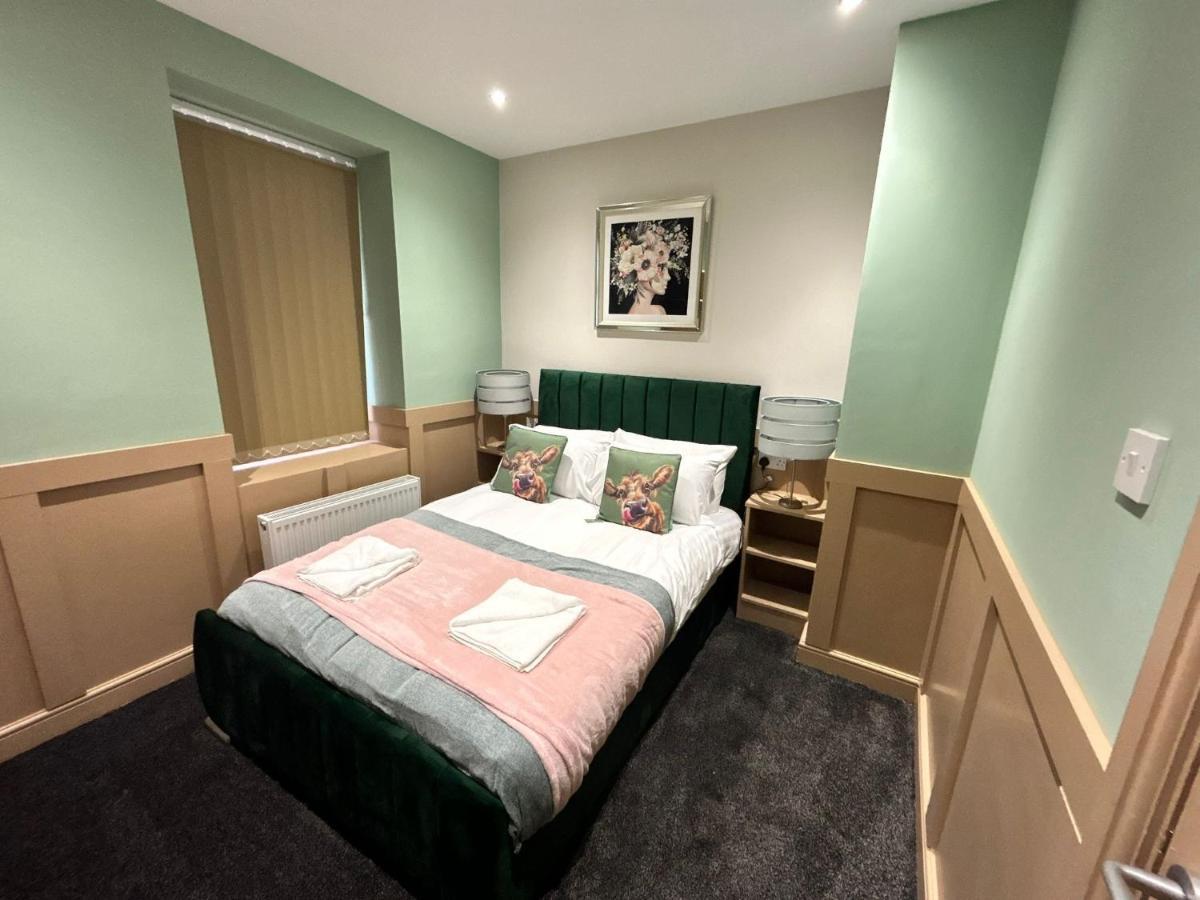 Strawberry Fields Suite By Sasco Apartments 黑潭 外观 照片