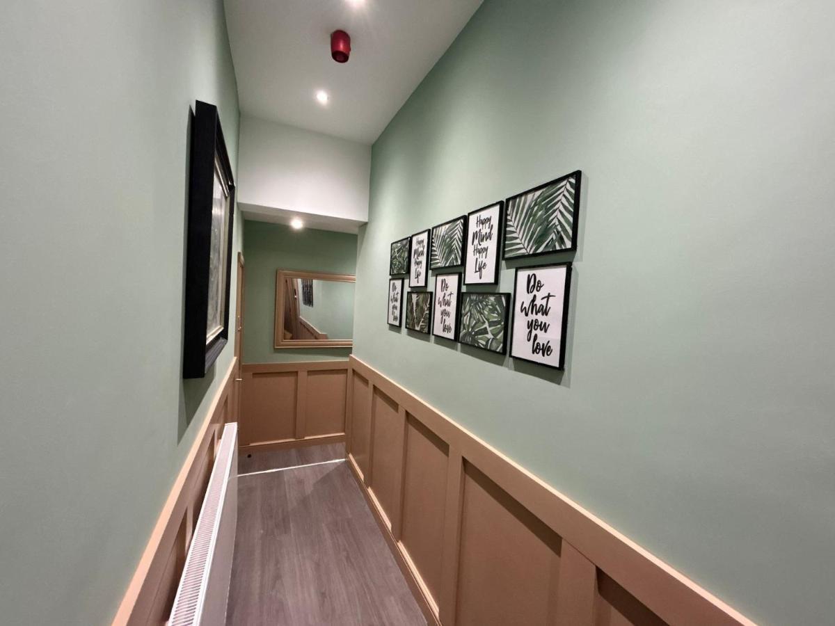 Strawberry Fields Suite By Sasco Apartments 黑潭 外观 照片